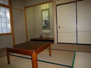 Interior - Heart Land Hills in Noto 6 Kenshushitsu House (Shika)