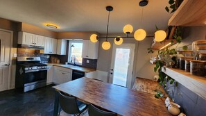 Private kitchen - World Cup Home Base - Walk to Downtown OP - Sauna + 3BR Retreat (Overland Park)