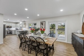 Dining - Fabulous 5 Bedroom Elegance Near LSU -Single Level home with Mother-in-Law suite (Baton Rouge)