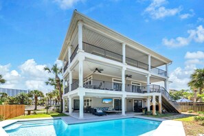 Exterior - Exclusive Pvt Beach, Free chairs, Sleeps 24, Pool, Chef-ready (Destin)