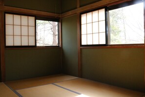 Interior - Heart Land Hills in Noto 7 Fukinuke no aru Ie (Shika)