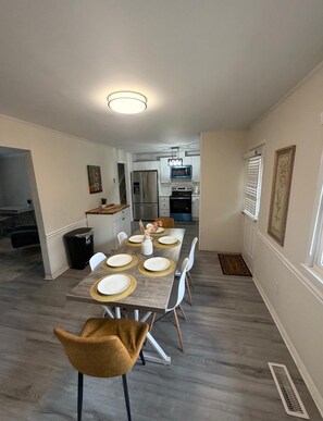 Luokittelematon kuva, 5 kautta 17, painike