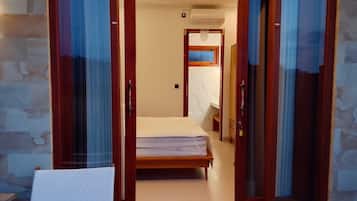 Comfort Double Room, 1 Katil Ratu (Queen), Private Bathroom, Hill View | Kemudahan bilik