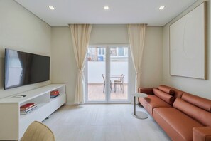 TV - Setúbal Serenity Villa I (Setúbal)