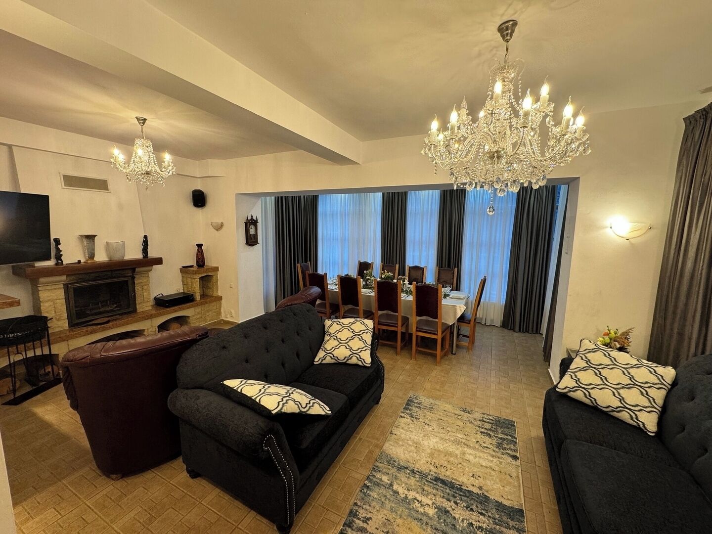 Smart TV, fireplace, books