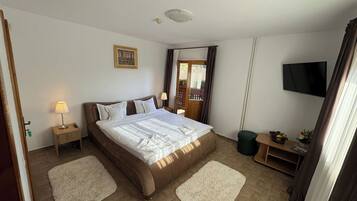 5 habitaciones, tabla de planchar con plancha y wifi gratis
