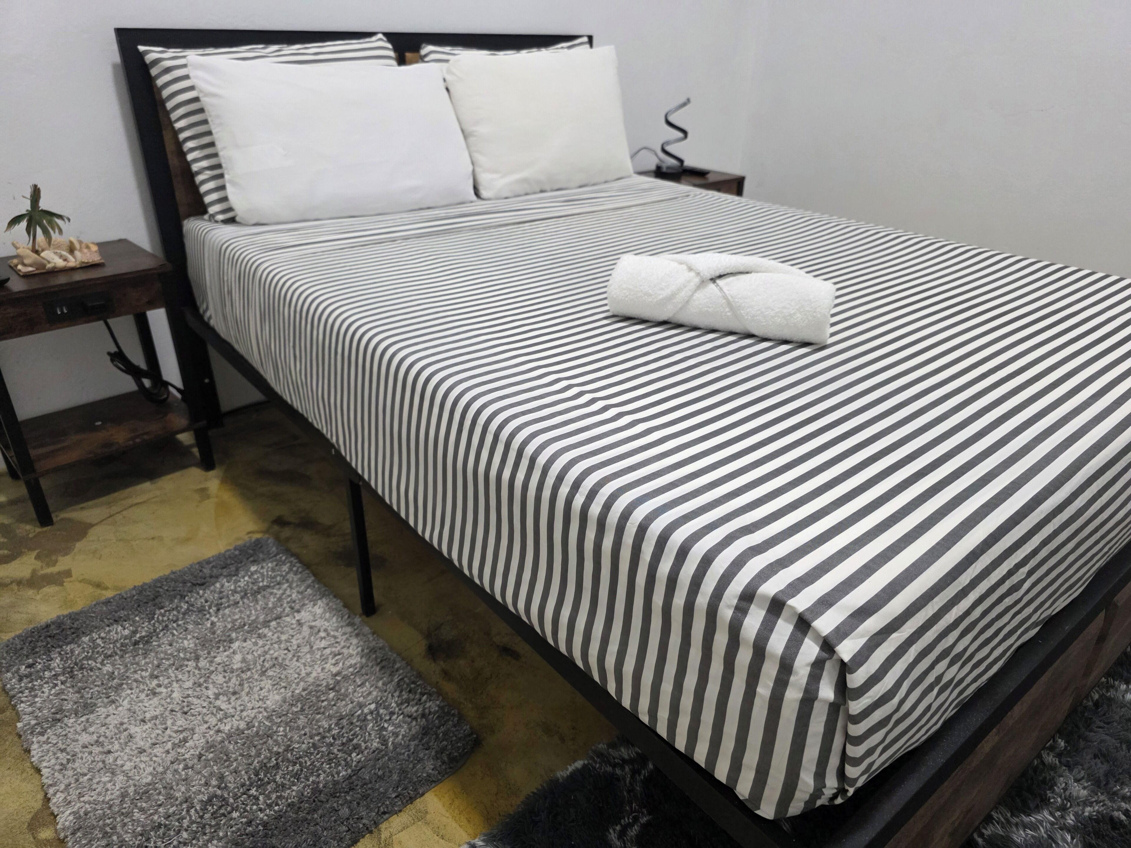 3 室のベッドルーム、アイロン / アイロン台、インターネット、ベッドシーツ