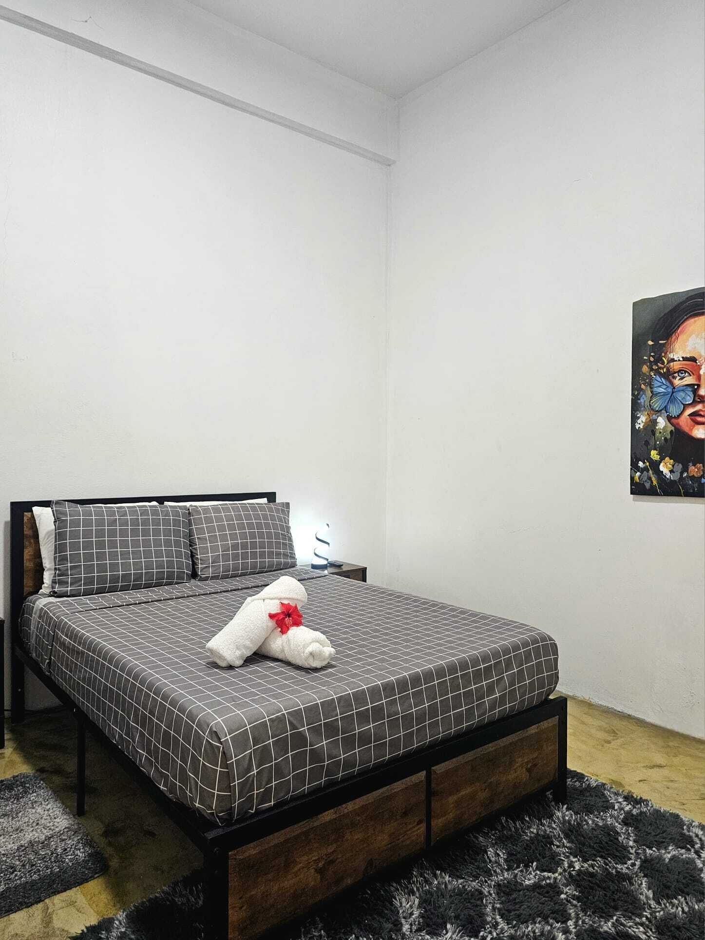 3 bedrooms, iron/ironing board, Internet, bed sheets