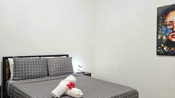 3 bedrooms, iron/ironing board, Internet, bed sheets