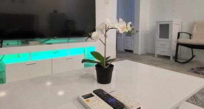 Stunning 3-bedroom Villa Suite with Ocean views, AC, & Pool, near the Beach