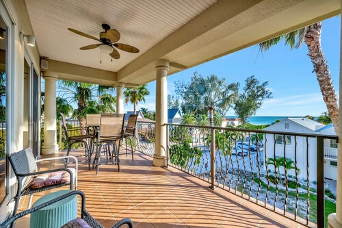 Oceanview 3B Resort Condo & Direct Beach Access