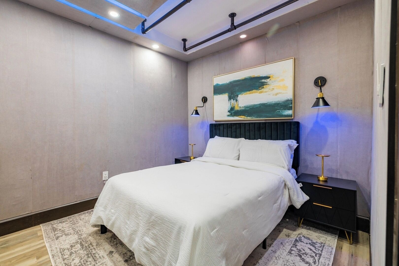 5 bedrooms, WiFi, bed sheets