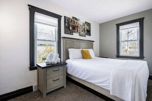 3 bedrooms, WiFi, bed sheets - Detroit 3BR Home with Backyard | Sleeps 6 (Detroit)