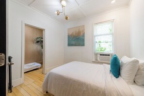 4 bedrooms, WiFi, bed sheets