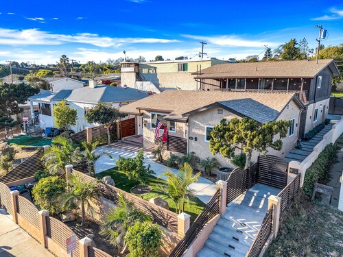 2BR San Diego Condo • Sleeps 8 • Balcony • 75” TV • Near SDSU