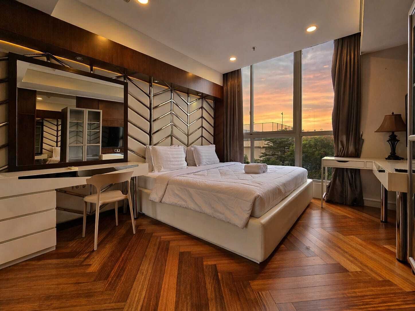 Apartamento, 2 quartos, vista para a cidade | Escrivaninha, ferros/tábuas de passar roupa, Wi-Fi de cortesia