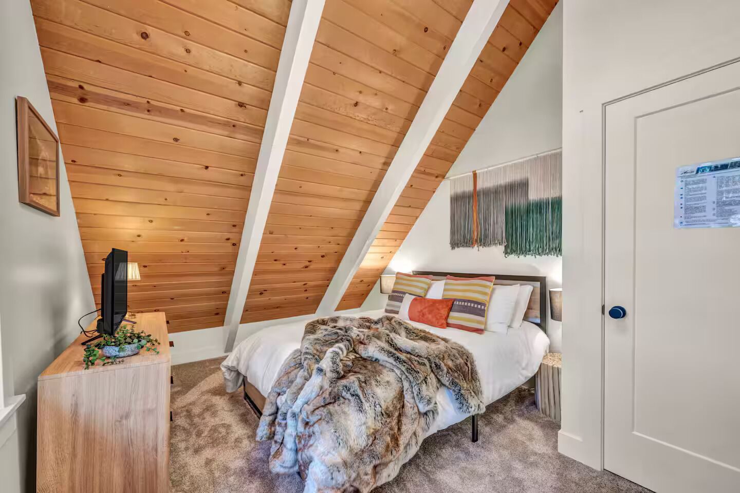 3 間睡房、熨斗/熨衫板、Wi-Fi、床單