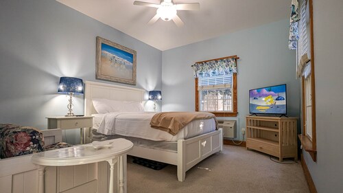 Thurston House Inn- Queen Bed