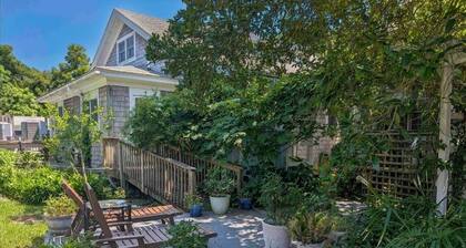 Thurston House Inn- Queen Bed