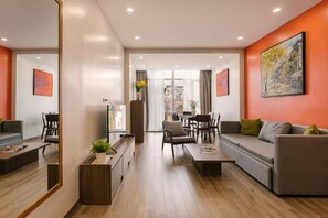 Living area - Flaxur Apartel - 150m to Hoan Kiem lake (Hoan Kiem)
