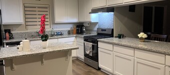 Charming 5-bedroom house with AC in Riverbank