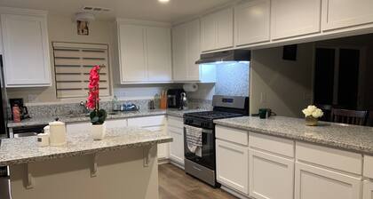 Charming 5-bedroom house with AC in Riverbank