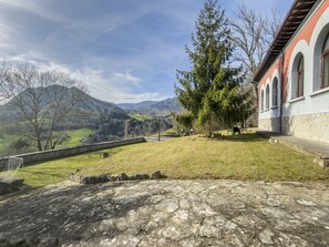 Property grounds - Escuelas de collía D (Arriondas)