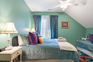 Room - 1BR Little Mermaid Themed Stay Near NC State & DT (Raleigh)