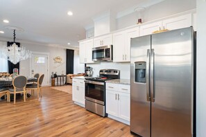 Private kitchen - 4BR Themed Stay Suite Near NC State, Downtown, Sleeps 10 (Raleigh)