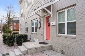 Exterior detail - 1BR The Jetson's Themed Stay Near NC State & DT (Raleigh)