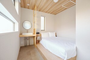 Desk, iron/ironing board, travel cot, free WiFi - Feb 2026 New open! 105 ㎡ villa, 7 min Shinjuku, Free parking (3-26-10 Honmachi, Shibuya-ku)