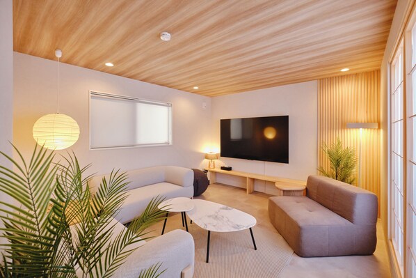 Smart TV - Feb 2026 New open! 105 ㎡ villa, 7 min Shinjuku, Free parking (3-26-10 Honmachi, Shibuya-ku)