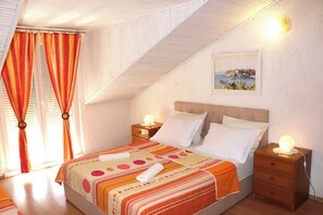 Iron/ironing board, WiFi, bed sheets - A 1 apartment with terrace, garden and sea view (Barbat na Rabu)