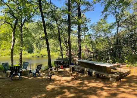 Outdoor dining. Tranquil campground in Richmond perfect for your outdoor adventure
