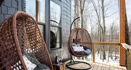 Secluded Luxury Cabin with Stargazing Dome + Hot Tub + Sauna + EV Charger