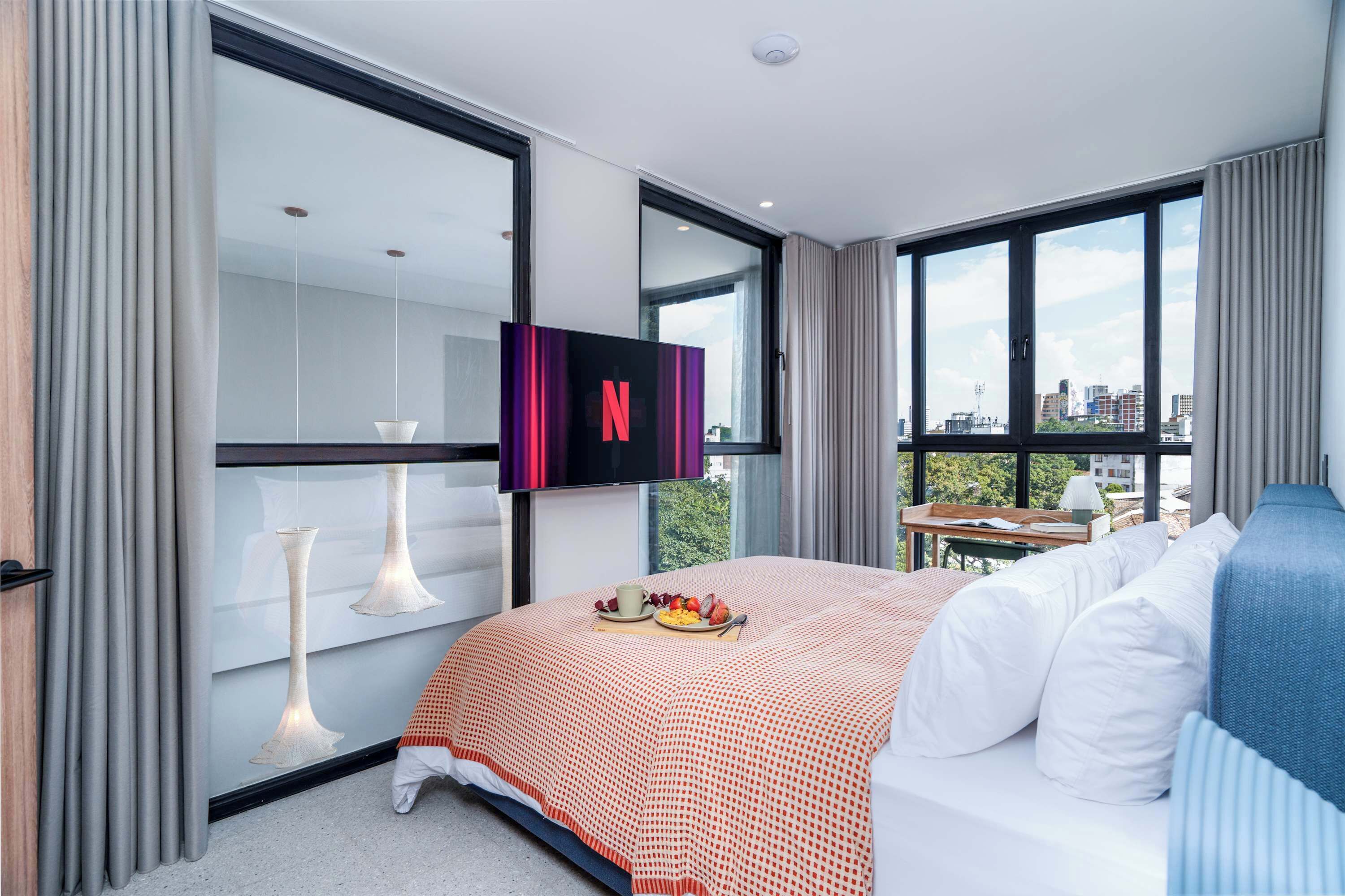 3 bedrooms, iron/ironing board, WiFi, bed sheets