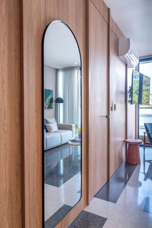 Interior - Deluxe 2-Bed • Gastronomy + Walkable Granada | 303 (Cali)