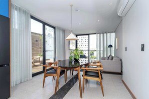 Interior - Deluxe 3-Bed • Jacuzzi Terrace • A+ Granada | 404 (Cali)