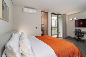 2 bedrooms, WiFi, bed sheets - Deluxe Duplex Upscale Granada | 2 Bed/2 Bath | 201 (Cali)