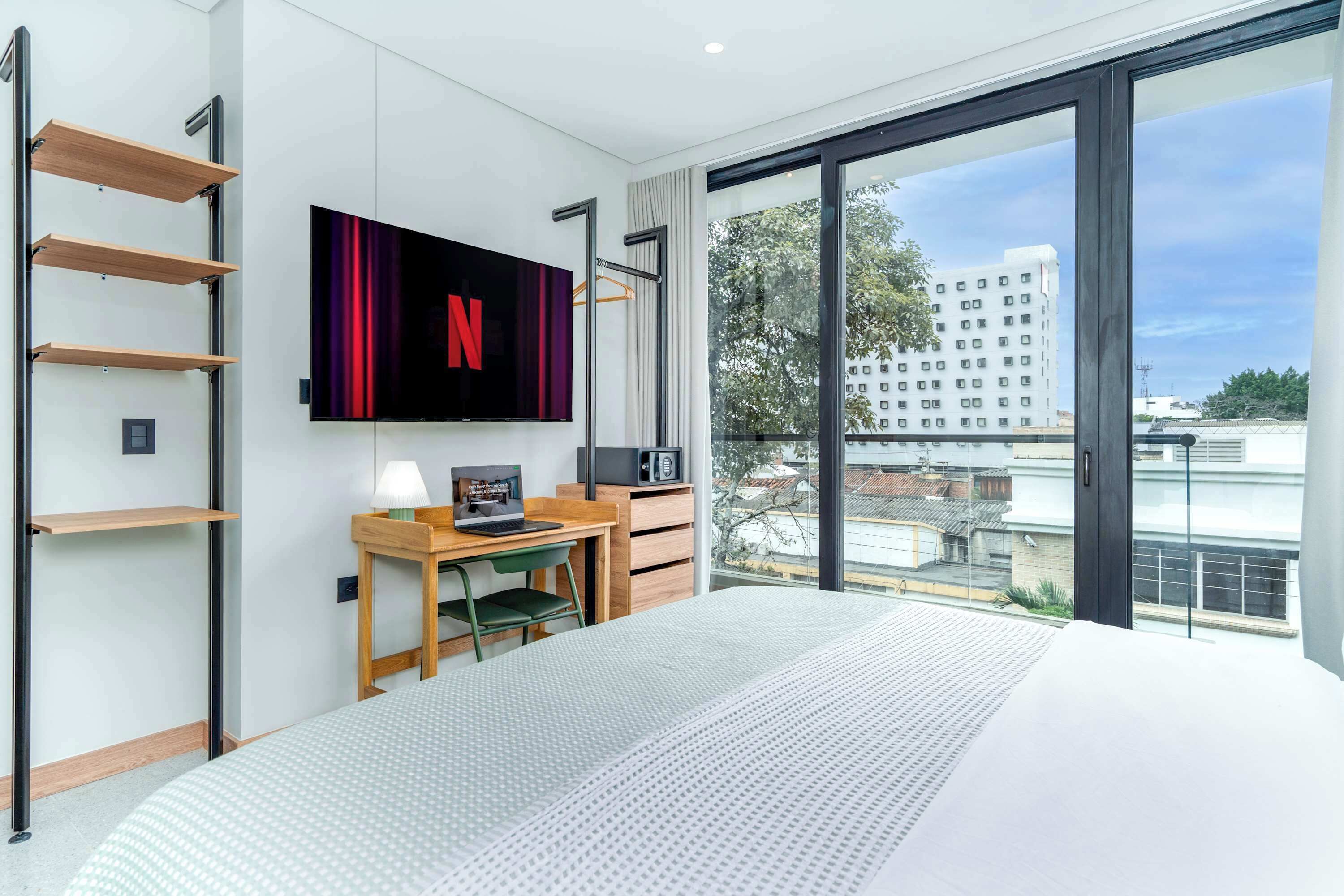 3 bedrooms, iron/ironing board, WiFi, bed sheets