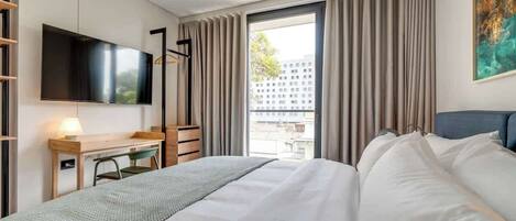 3 habitaciones, tabla de planchar con plancha, wifi y ropa de cama