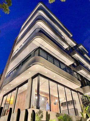 Exterior - Deluxe 2-Bed/2-Bath | A+ Location In Granada | 301 (Cali)