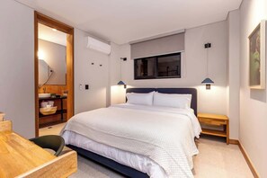 Iron/ironing board, WiFi, bed sheets - Deluxe 2-Bed/2-Bath | A+ Location In Granada | 301 (Cali)