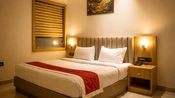 Deluxe Double Room | Desk, laptop workspace, free WiFi, wheelchair access