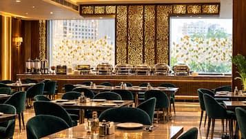 Frokostbuffé hver dag (INR 250 per person)