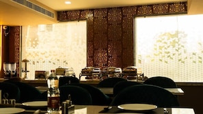 Dining - Hotel RS (AGRA)