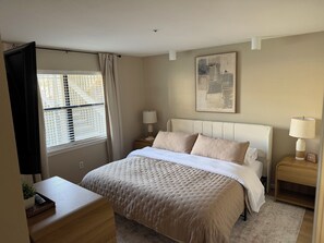 Iron/ironing board, Internet, bed sheets - Walk in NO STAIRS 2 Bedroom Condo in Pointe Royale Golf Village NEW FOR 2026 (Branson)