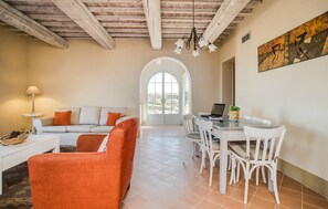 Interior - 2 bedroom awesome apartment in Trequanda (Trequanda)