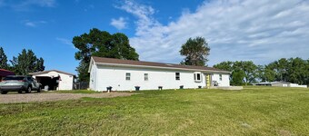 Sunny, Spacious, Peaceful Retreat