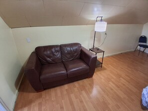 Comfort Suite, Ensuite, Ocean View (3 Bedroom Suite) - The Orca Inn (Alert Bay)